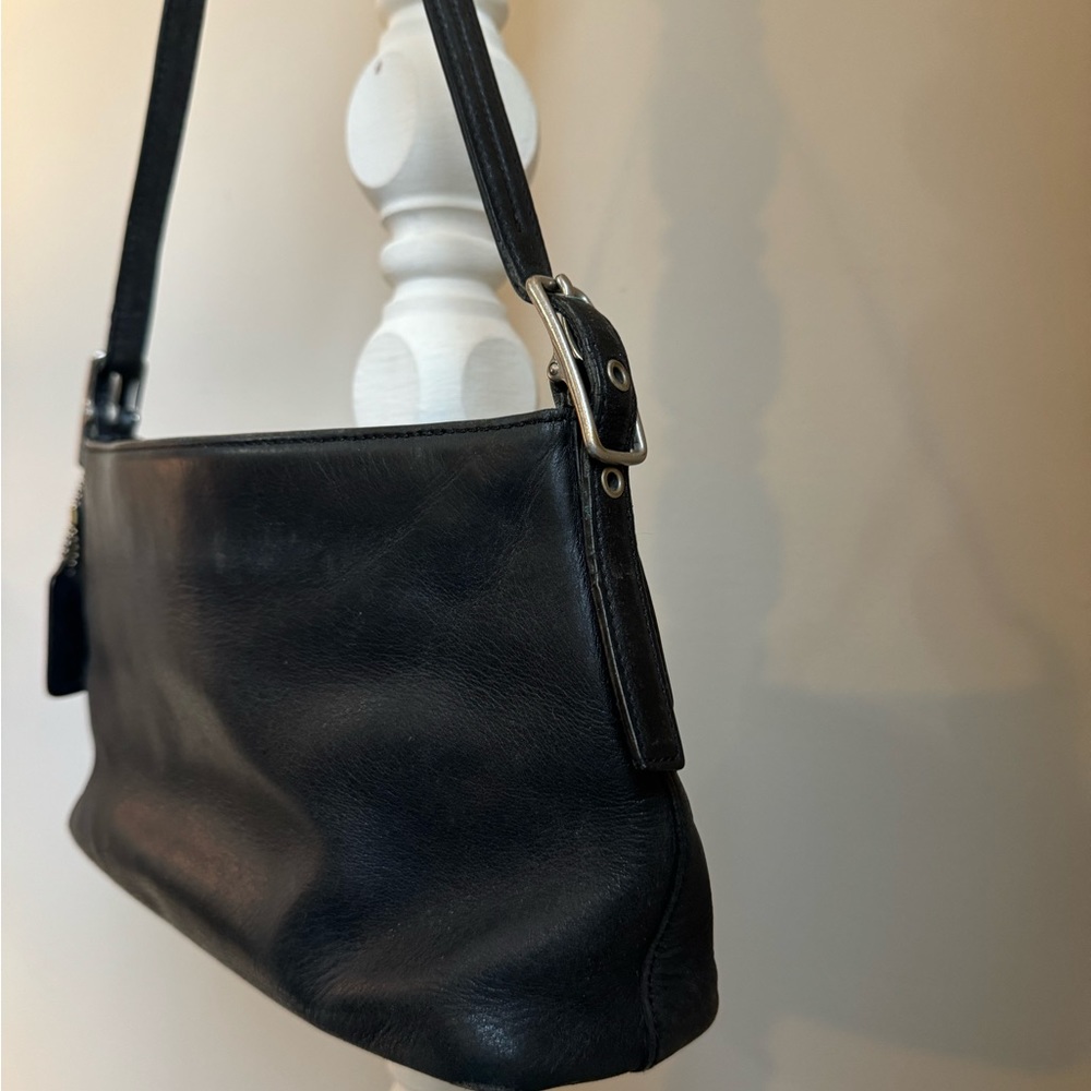 Coach Vintage Legacy Shoulder Bag 9861 – Black Glove-Tanned Leather (2002) - Picture 10 of 13